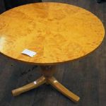 38 2095 COFFEE TABLE